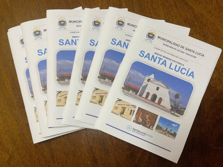 Por primera vez en la historia de Santa Lucía, el municipio publica un ejemplar impreso de una Breve Reseña Histórica 